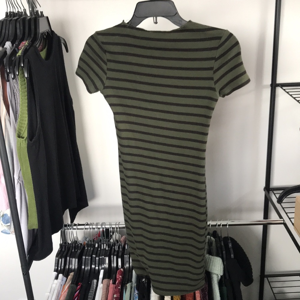 Dress - Picture 2 of 4